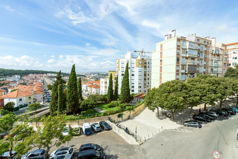 Apartamento T2 para Venda em Campolide Foto 23