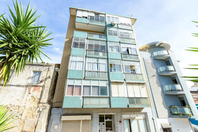 Apartamento T2 para Venda em Campolide Foto 24