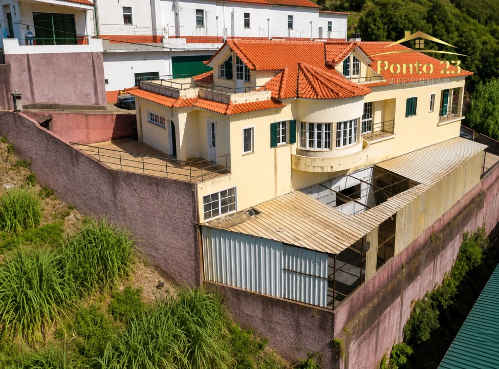 Moradia T3 para Venda em Canhas Foto 4