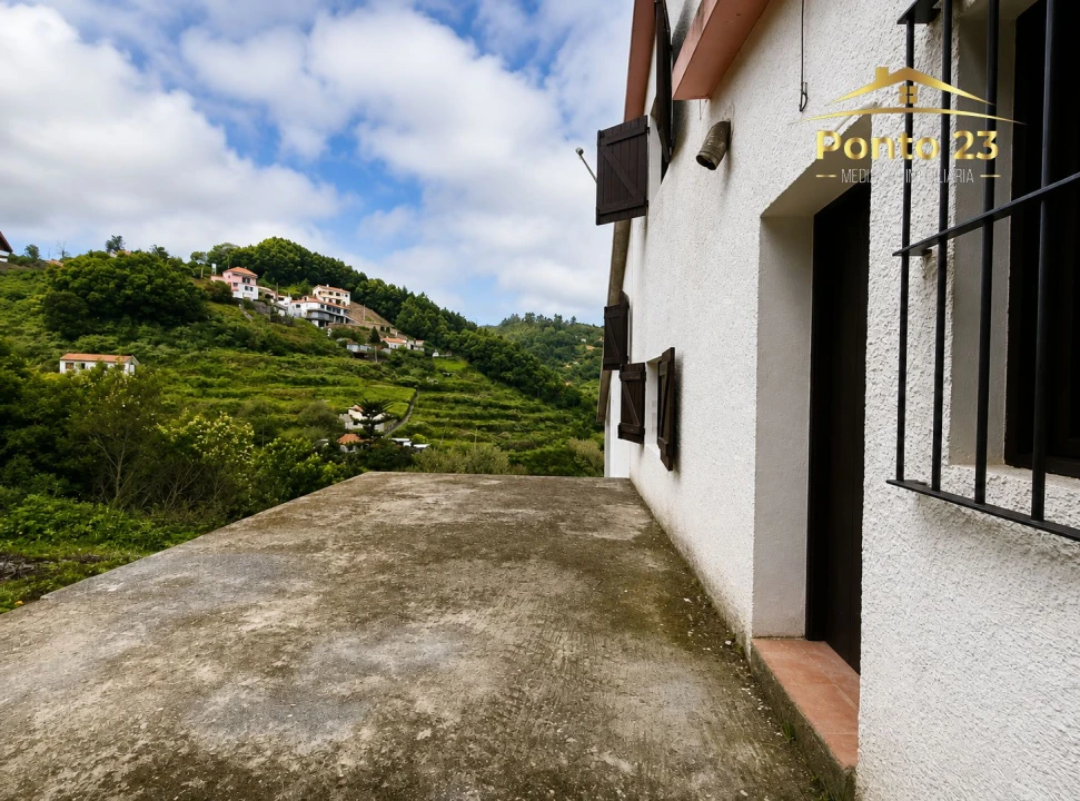 Moradia T2 para Venda em Camacha Foto 6