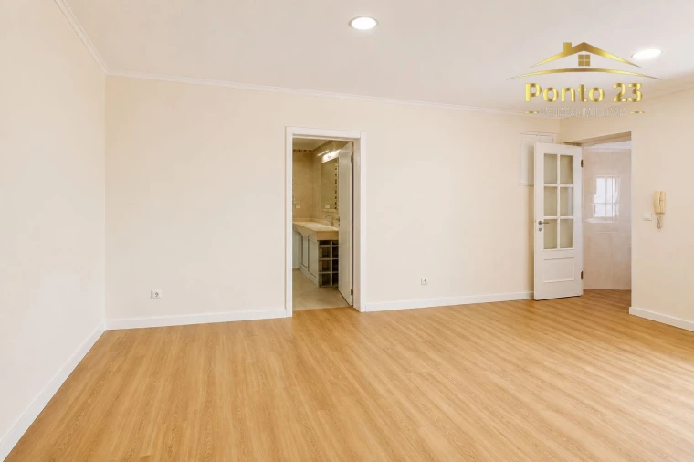 Apartamento T2 para Venda em Funchal (Santa Maria Maior) Foto 8