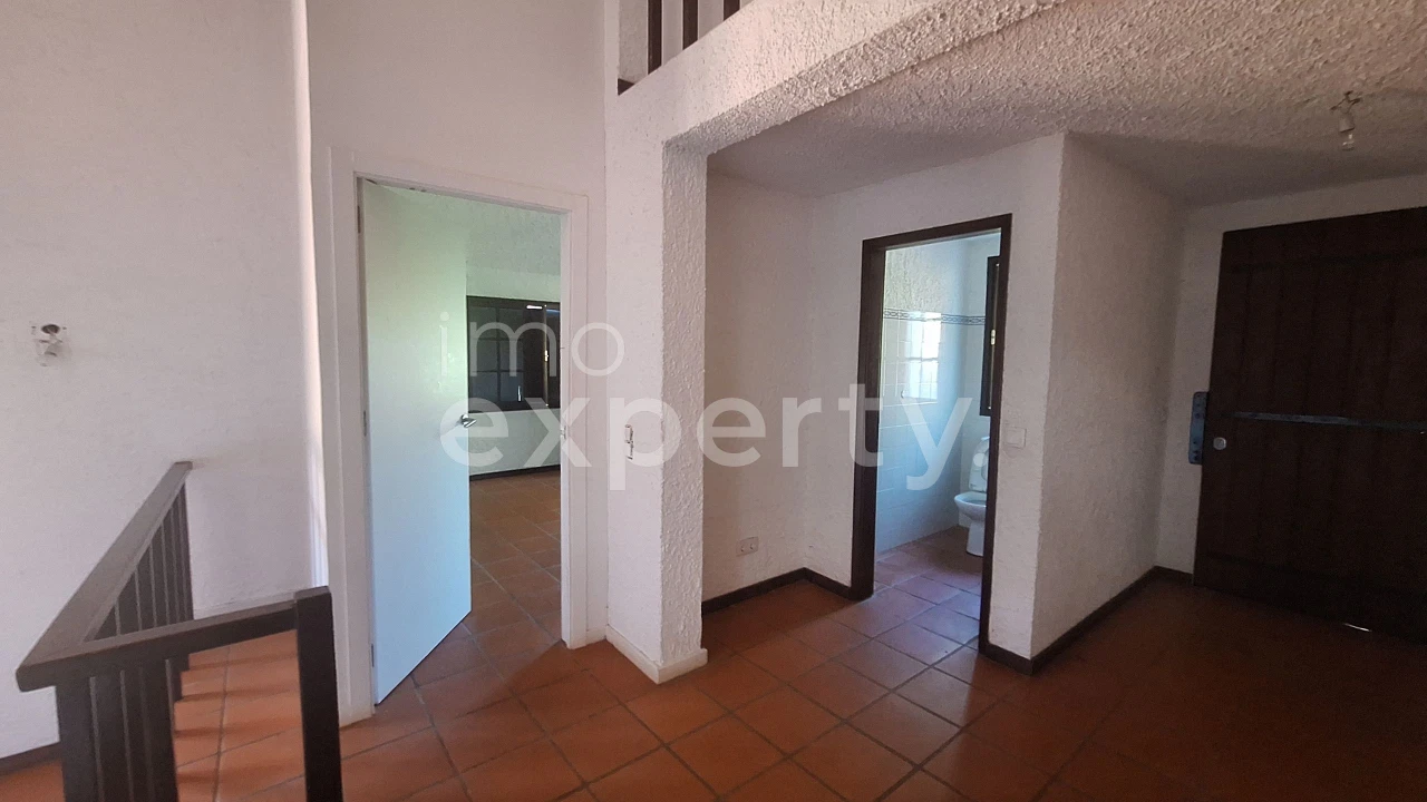 Moradia T2 para Venda em Camacha Foto 33