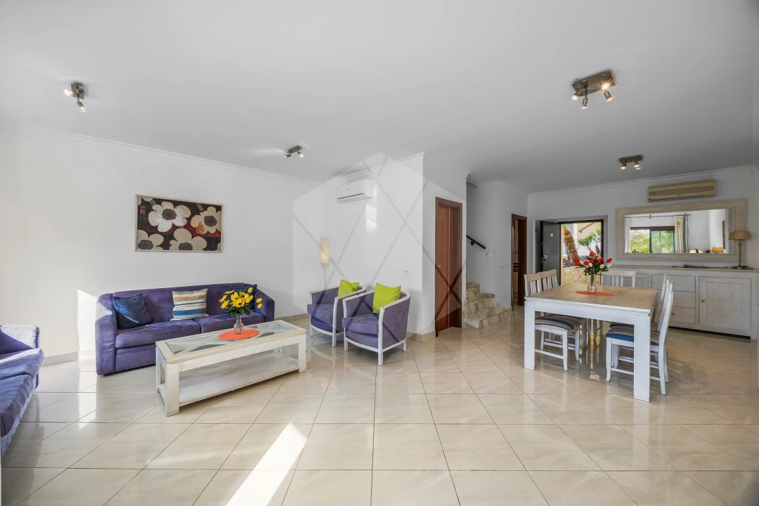 Moradia T3 para Venda em Albufeira e Olhos de Água Foto 2