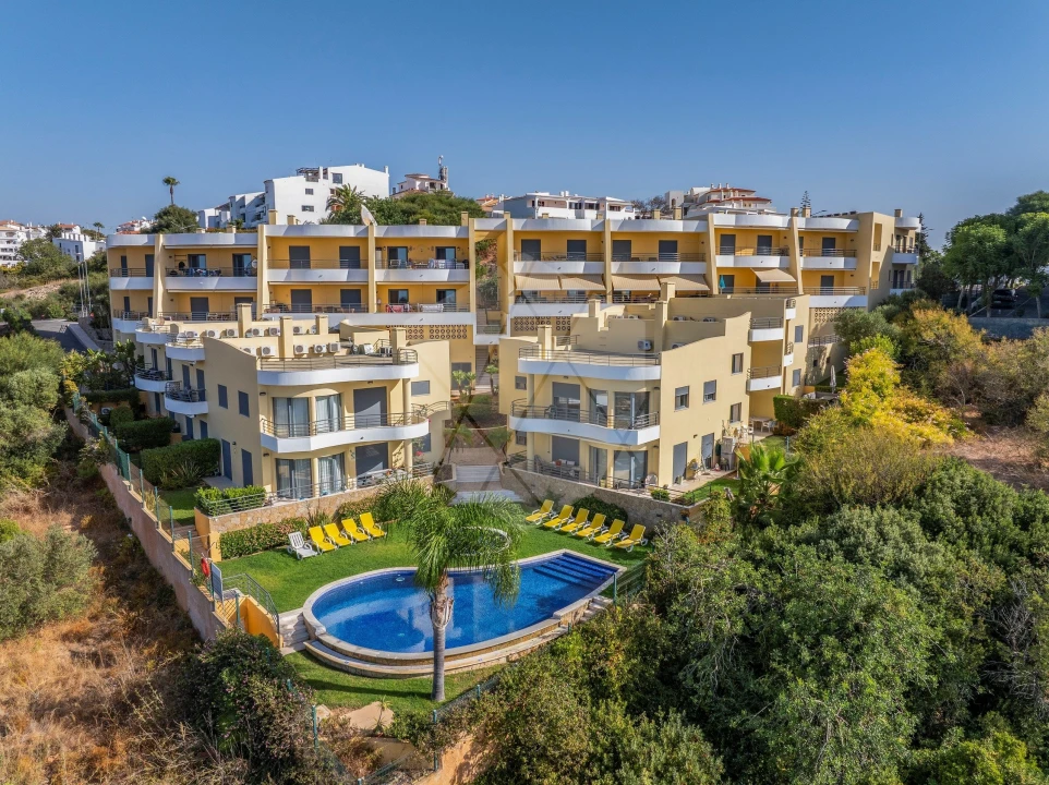 Moradia T3 para Venda em Albufeira e Olhos de Água Foto 1