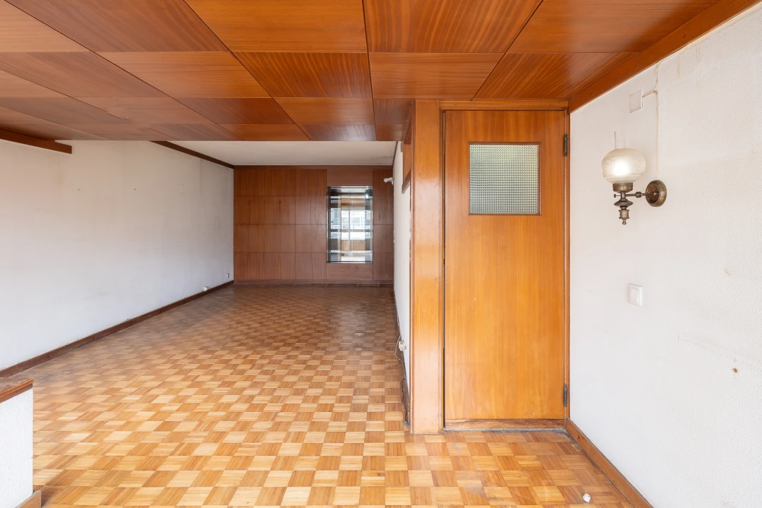 Apartamento T2 para Venda em Areeiro Foto 9