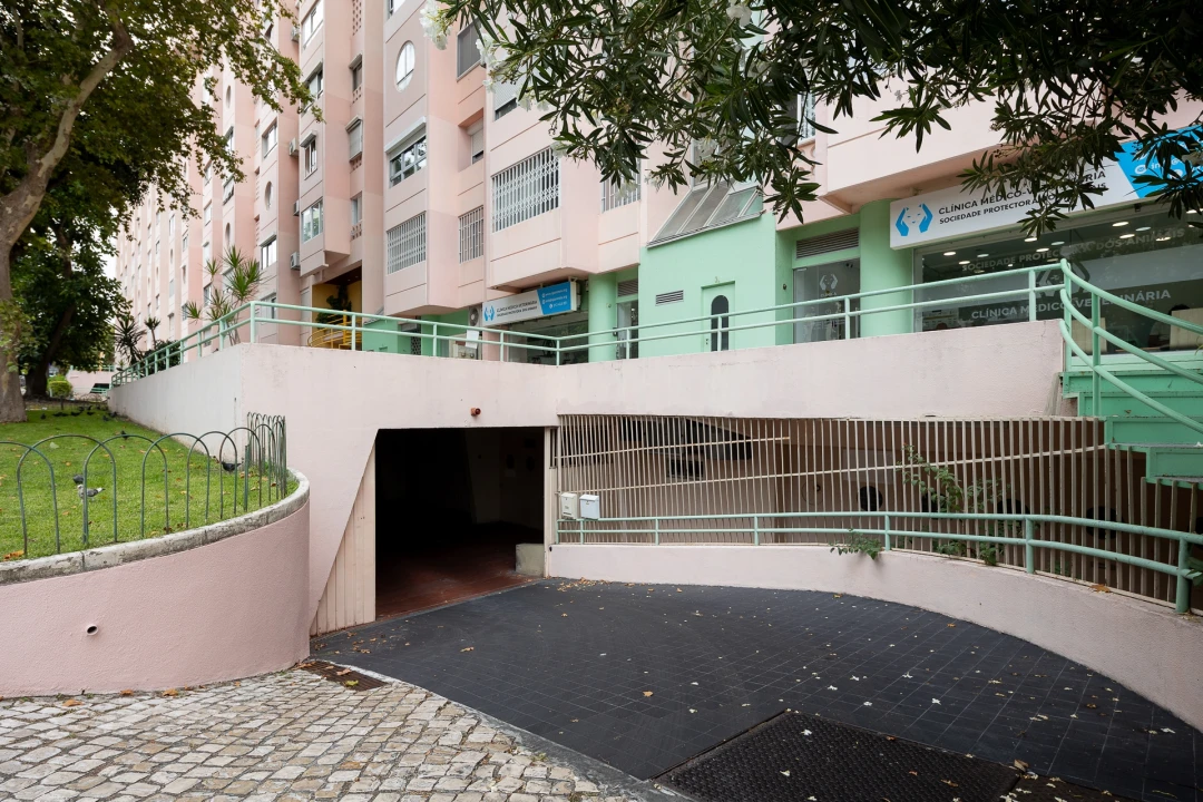Apartamento T2 para Venda em Areeiro Foto 29