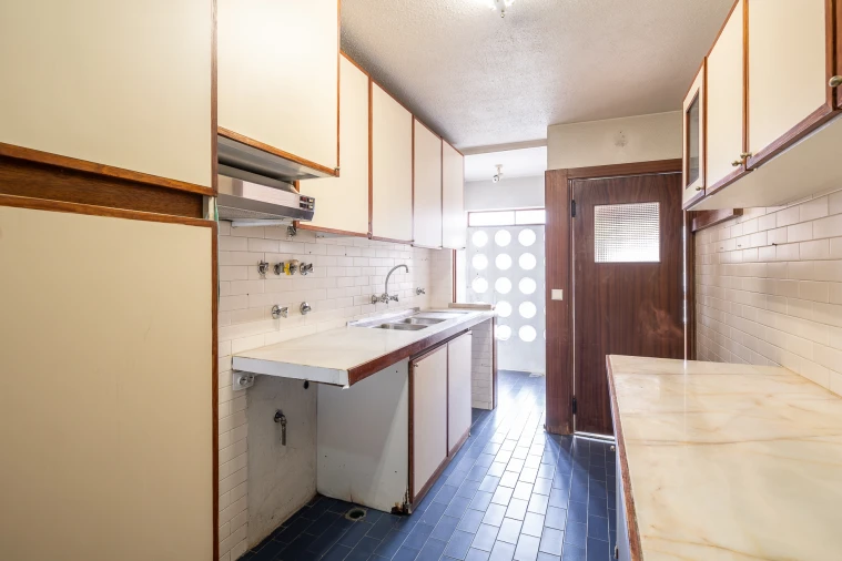 Apartamento T2 para Venda em Areeiro Foto 7