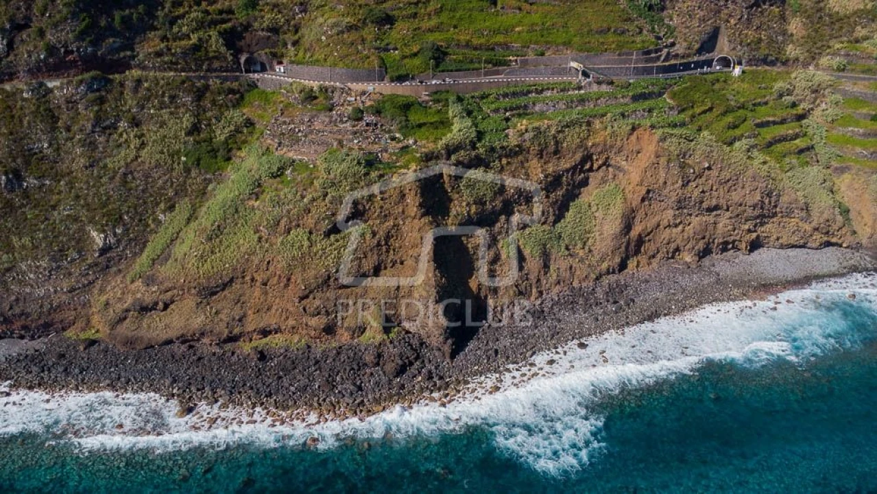 Terreno para Venda em Porto Moniz Foto 5
