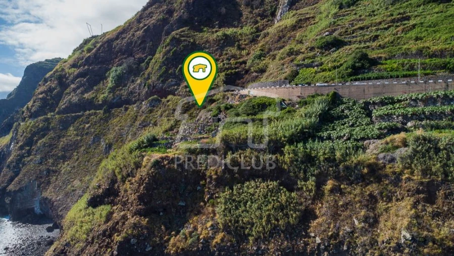 Terreno para Venda em Porto Moniz Foto 3