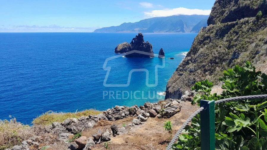 Terreno para Venda em Porto Moniz Foto 24