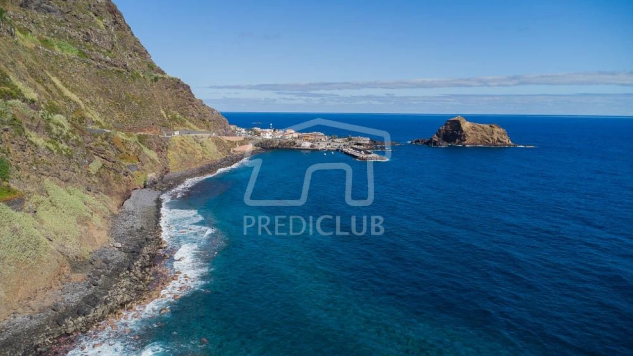 Terreno para Venda em Porto Moniz Foto 8