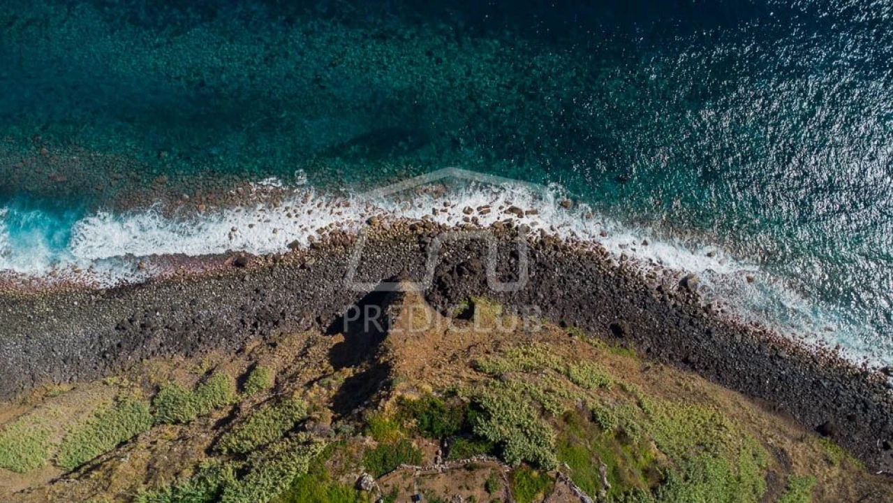 Terreno para Venda em Porto Moniz Foto 10