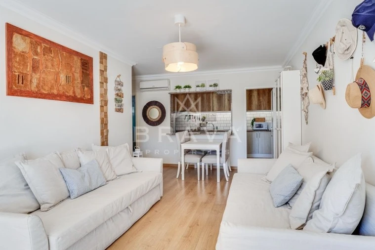 Apartamento T1 para Venda em Quarteira Foto 4
