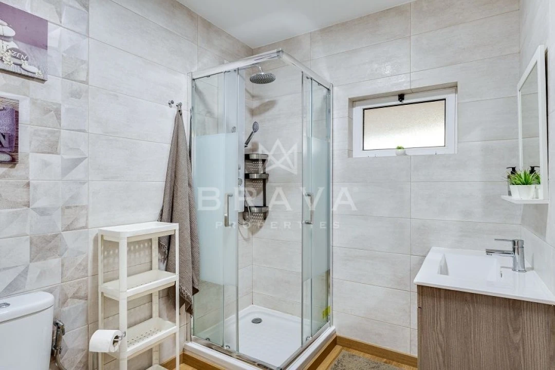 Apartamento T1 para Venda em Quarteira Foto 7