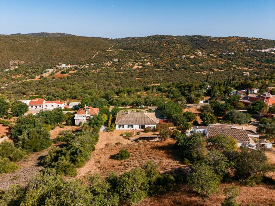 Moradia T3 para Venda em Loule (São Sebastião) Foto 40