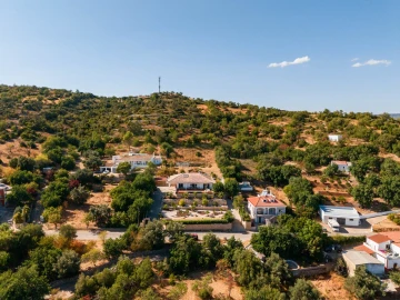 Moradia T3 para Venda em Loule (São Sebastião)