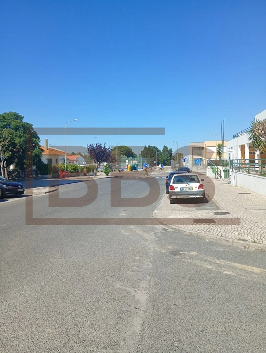 Apartamento T2 para Venda em Benavente Foto 2