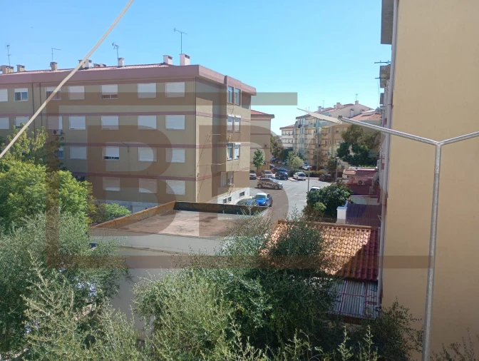 Apartamento T2 para Venda em Benavente Foto 24