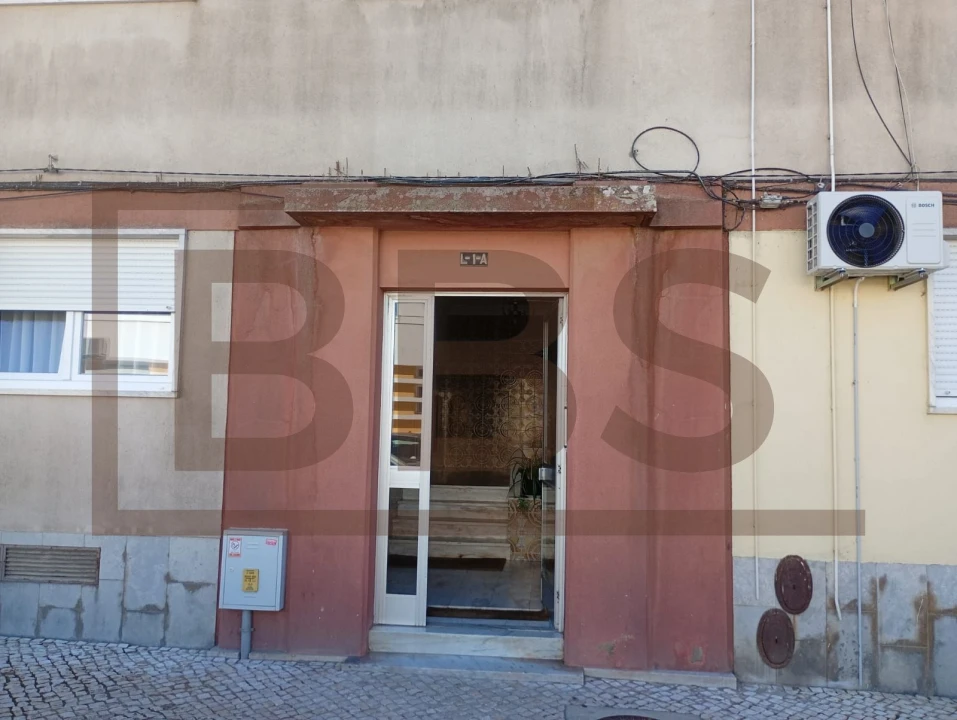 Apartamento T2 para Venda em Benavente Foto 11