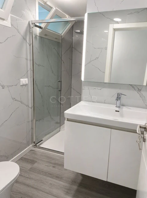 Apartamento T2 para Venda em Oeiras e São Julião da Barra, Paço de Arcos e Caxias