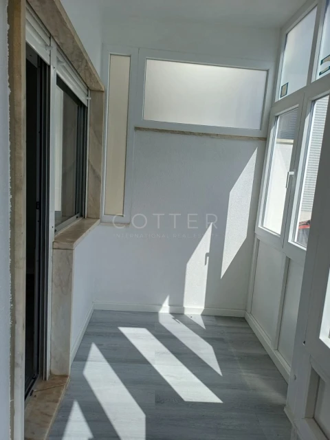 Apartamento T2 para Venda em Oeiras e São Julião da Barra, Paço de Arcos e Caxias