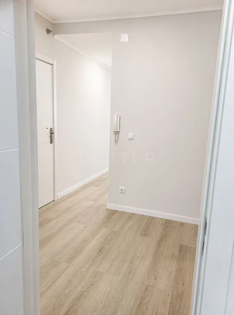 Apartamento T2 para Venda em Oeiras e São Julião da Barra, Paço de Arcos e Caxias