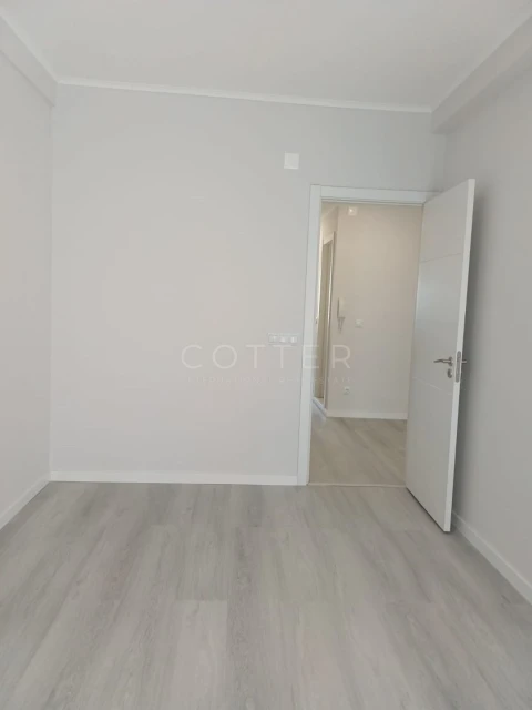 Apartamento T2 para Venda em Oeiras e São Julião da Barra, Paço de Arcos e Caxias