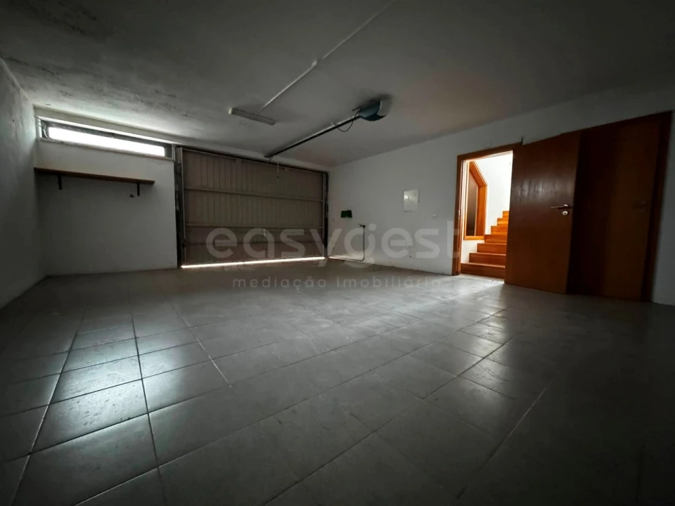 Moradia T4 para Venda em Brasfemes Foto 29
