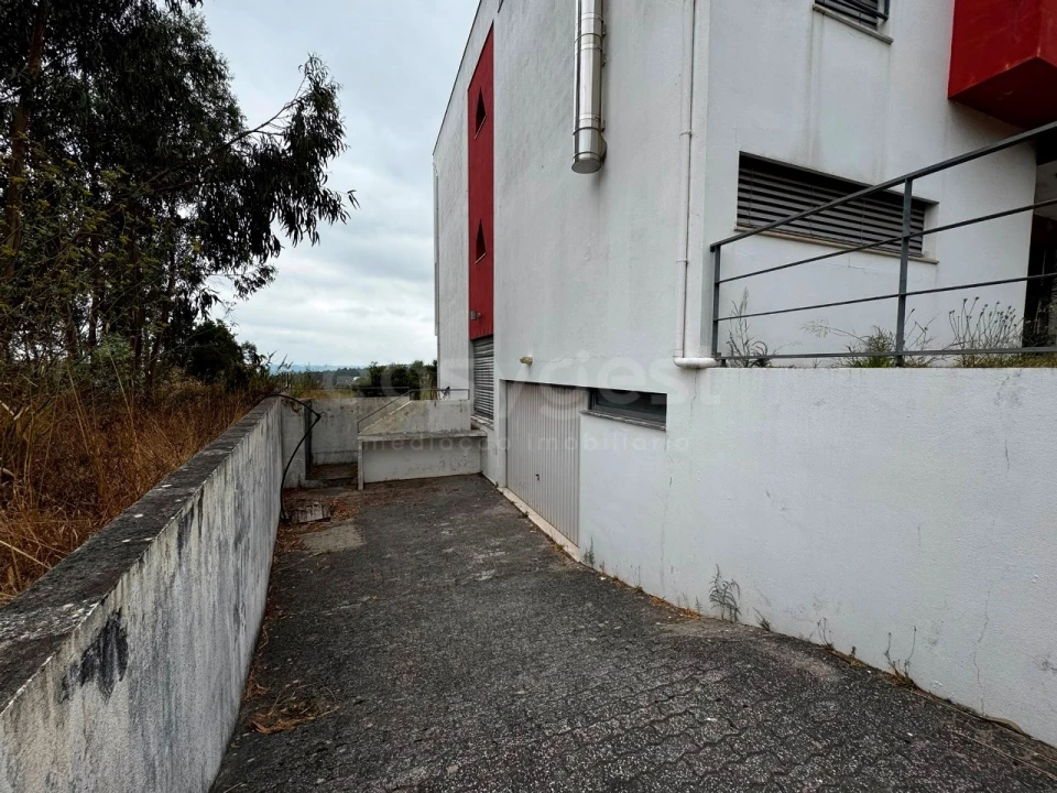 Moradia T4 para Venda em Brasfemes Foto 34