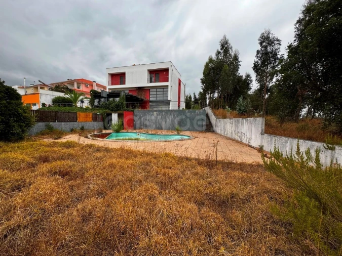 Moradia T4 para Venda em Brasfemes Foto 3