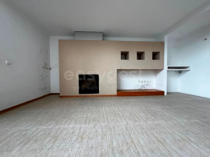 Moradia T4 para Venda em Brasfemes Foto 5
