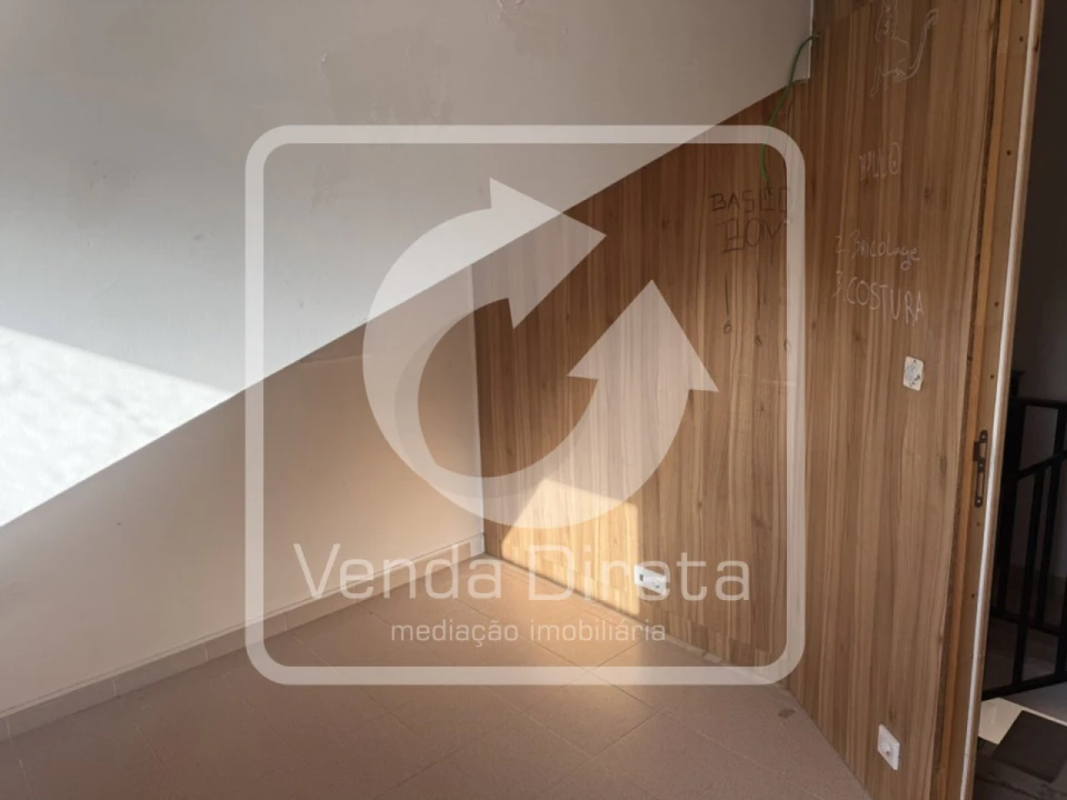 Moradia T2 para Venda em Arruda dos Vinhos Foto 29