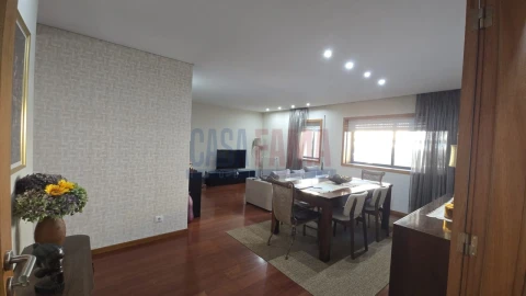 Apartamento T2 para Venda em Aver-O-Mar, Amorim e Terroso
