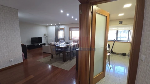 Apartamento T2 para Venda em Aver-O-Mar, Amorim e Terroso