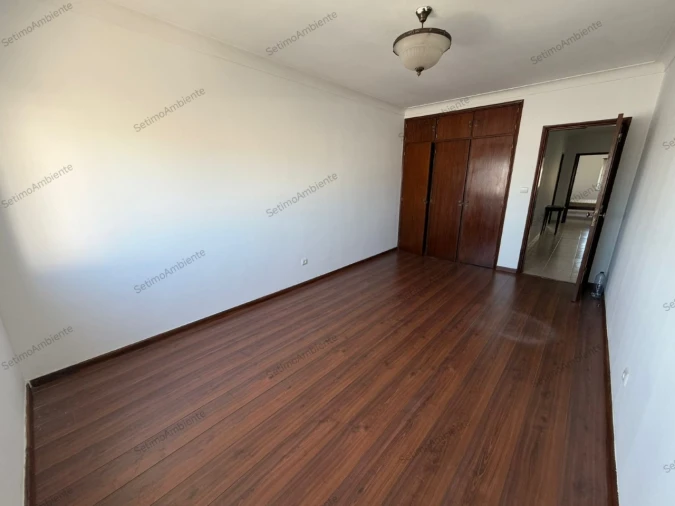 Apartamento T2 para Venda em Benavente Foto 5