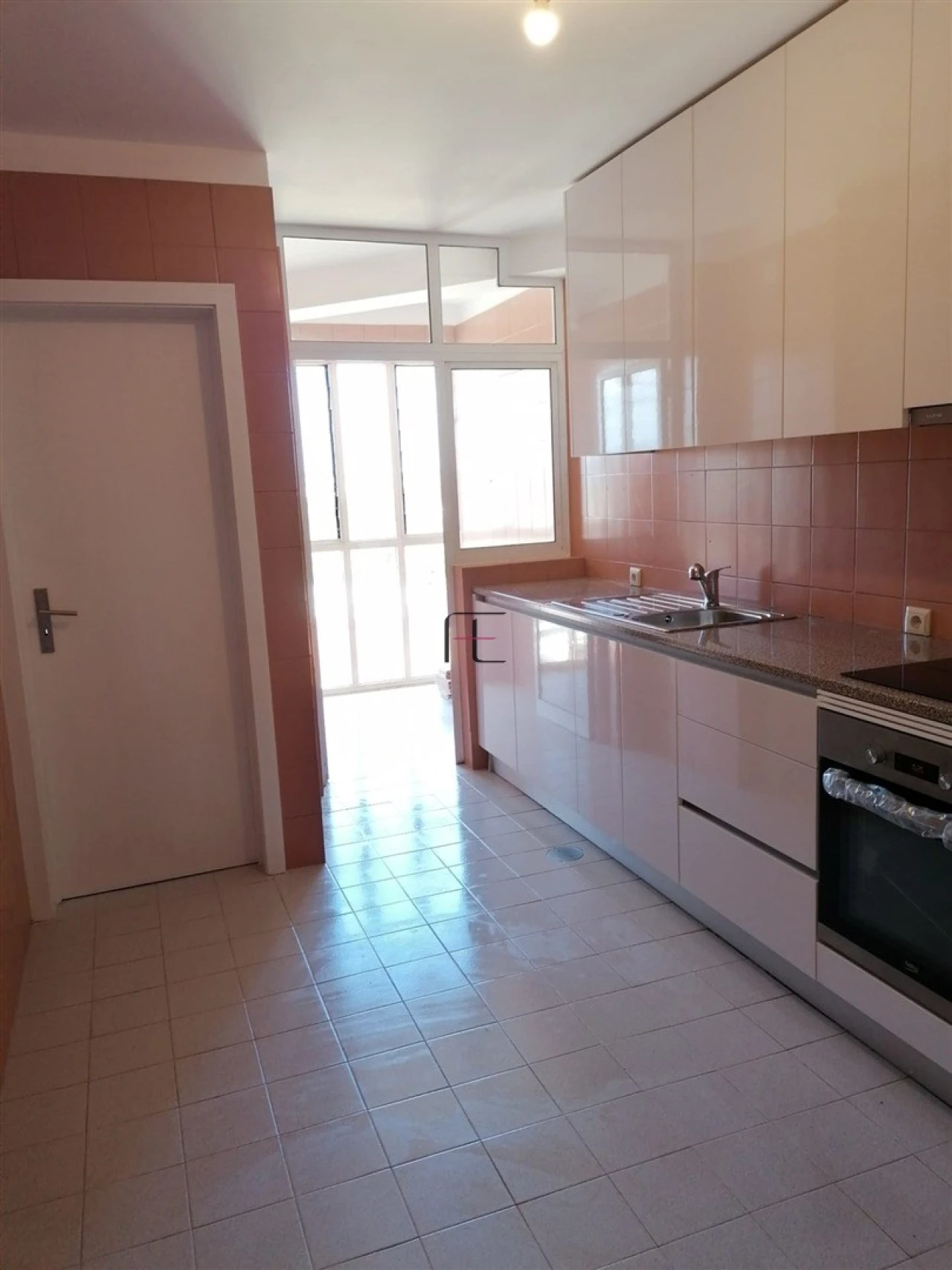 Apartamento T2 para Venda em Custóias, Leça do Balio e Guifões Foto 3