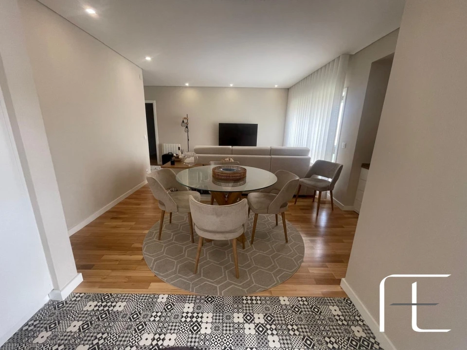 Apartamento T2 para Arrendamento em Cedofeita, Santo Ildefonso, Sé, Miragaia, São Nicolau e Vitória Foto 14