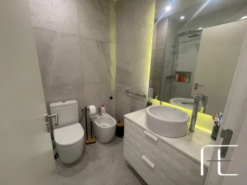 Apartamento T2 para Arrendamento em Cedofeita, Santo Ildefonso, Sé, Miragaia, São Nicolau e Vitória