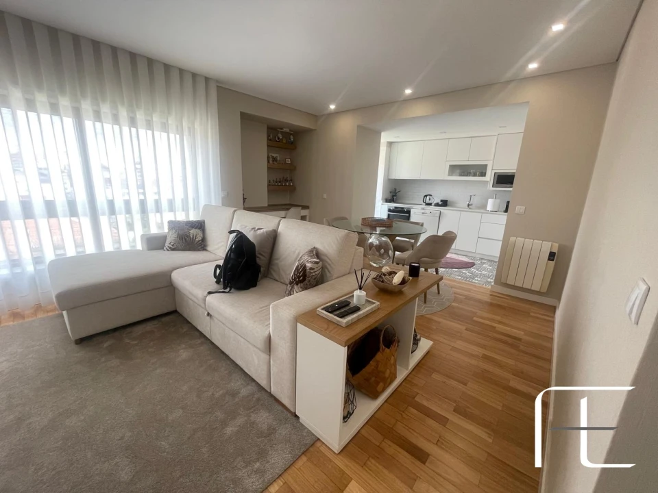 Apartamento T2 para Arrendamento em Cedofeita, Santo Ildefonso, Sé, Miragaia, São Nicolau e Vitória Foto 1