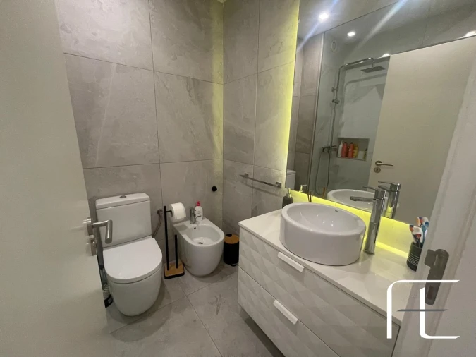 Apartamento T2 para Arrendamento em Cedofeita, Santo Ildefonso, Sé, Miragaia, São Nicolau e Vitória Foto 22