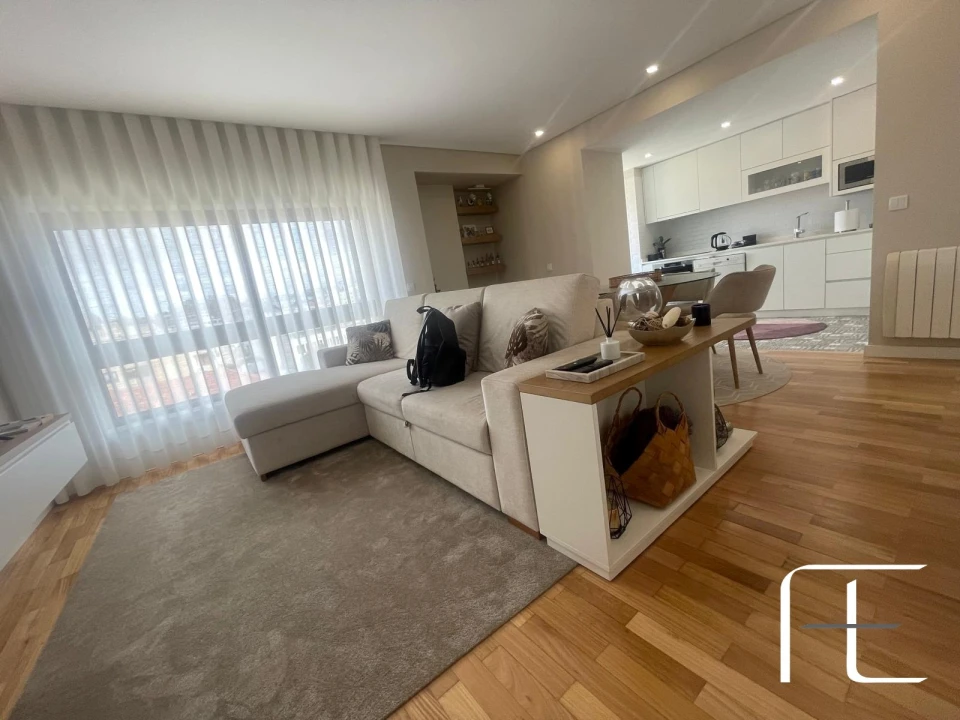 Apartamento T2 para Arrendamento em Cedofeita, Santo Ildefonso, Sé, Miragaia, São Nicolau e Vitória Foto 17