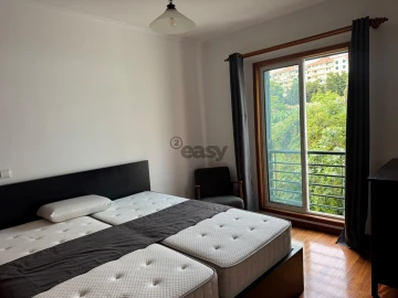 Apartamento T3 para Arrendamento em São Martinho