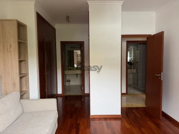 Apartamento T3 para Arrendamento em São Martinho