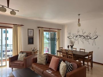 Apartamento T3 para Arrendamento em São Martinho
