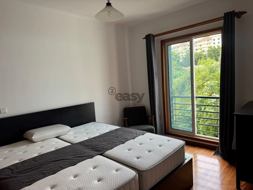 Apartamento T3 para Arrendamento em São Martinho Foto 5