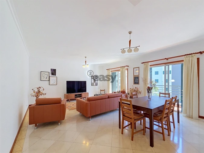 Apartamento T3 para Arrendamento em São Martinho Foto 4