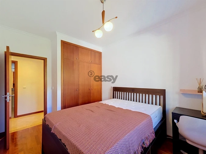 Apartamento T3 para Arrendamento em São Martinho Foto 12