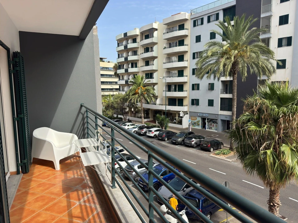 Apartamento T3 para Arrendamento em São Martinho Foto 11