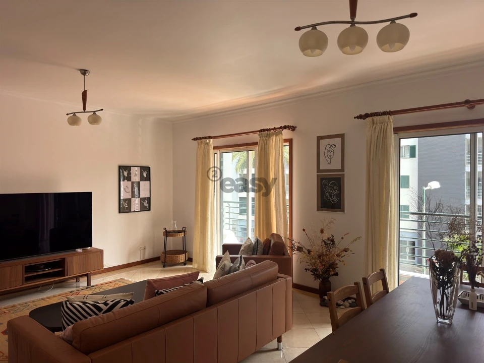 Apartamento T3 para Arrendamento em São Martinho Foto 10