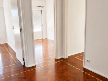 Apartamento T2 para Arrendamento em Arroios